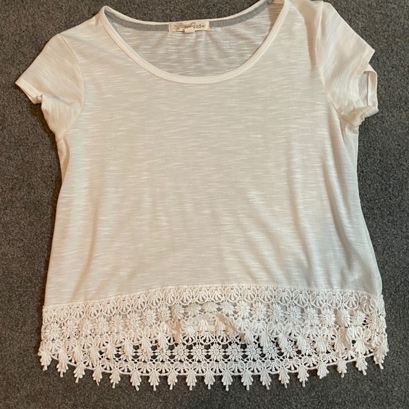 White top - Picture 3 of 4